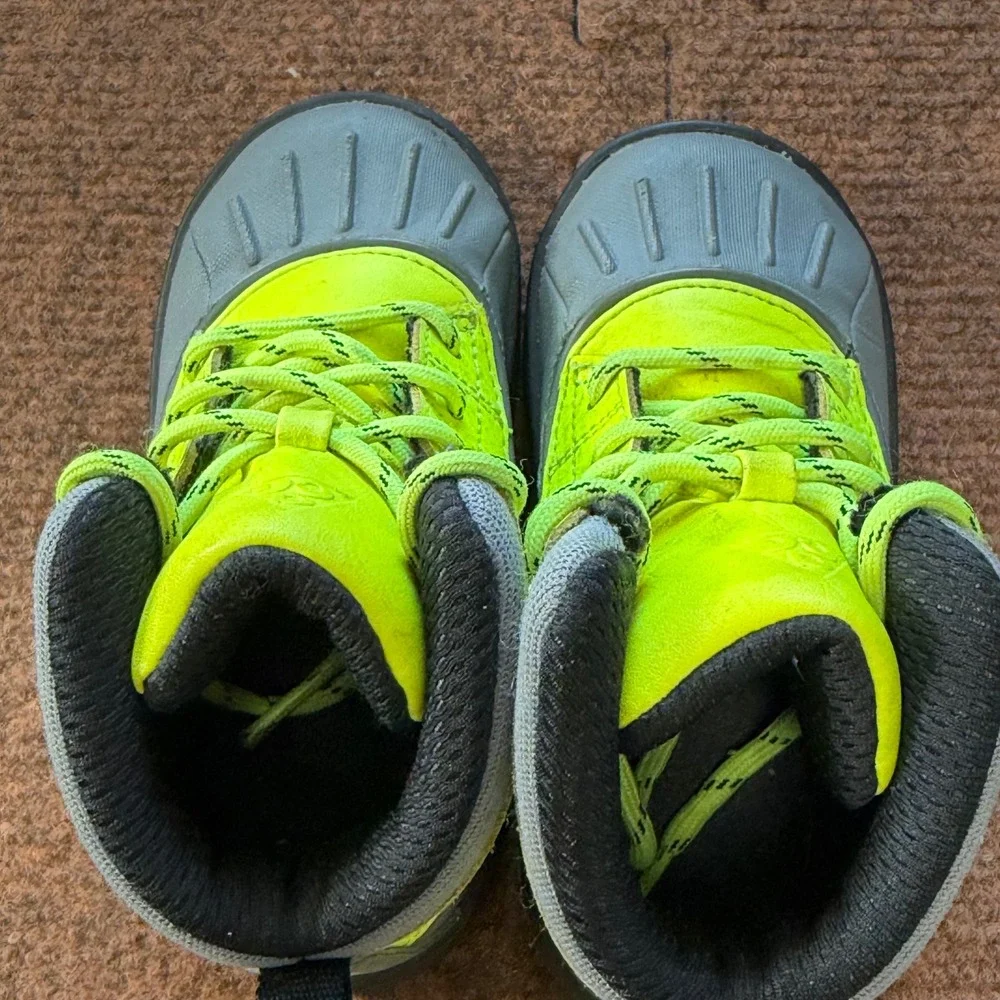 B+ shoes Nike ACG Woodside 2 High Toddler Boots Volt Grey 524874-701 Size 8C